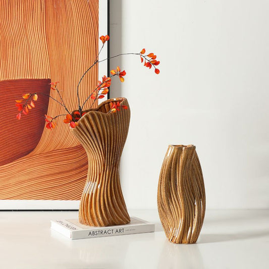 Waveform Luxe Vase – Sculptural Elegance for Timeless Spaces